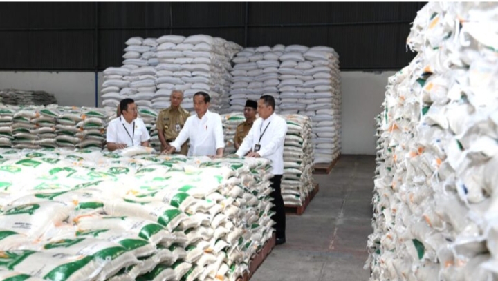Jokowi Resmi Luncurkan Penyaluran Cadangan Beras untuk Bantuan Pangan 2023 (Poto: BPMI)
