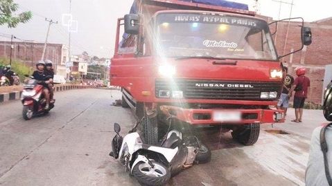 Seorang anggota Satlantas Polres Wajo Aipda Yunus tewas setelah motor yang dikendarainya disambar truck (Poto: Istimewa)