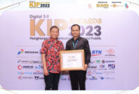 PT Kawasan Berikat Nusantara (KBN) meraih penghargaan Keterbukaan Informasi Publik Awards 2023 (Poto: beritajakarta.id/ifakta.co) 
