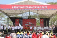 Semarak HUT ke-67 tahun 2023 Kabupaten Lampung Selatan, sebanyak 1.000 penari menampilkan tari tradisional massal Bedana. (Foto: Istimewa)