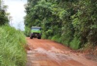 Kondisi jalan penghubung di lima desa kecamatan Belida Darat,.Muara Enim, Sumsel yang rusak parah (Poto:ifakta.co/edi)