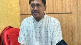Adi Purwono Manager PT.PLN (Persero) UP3 Cengkareng diruang kerjanya di UP3 PLN Pondok Randu Rawabuaya Cengkareng Jakarta Barat (8/3/2024) (poro:ifalta.co)