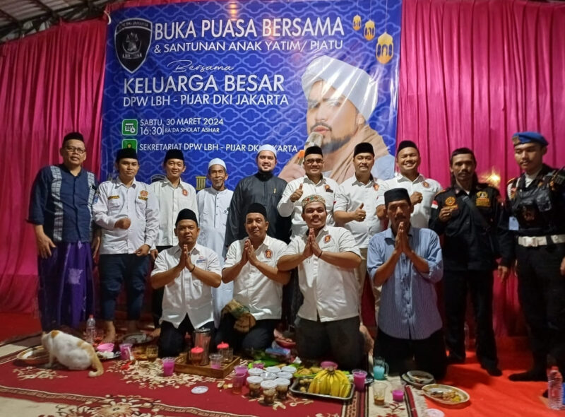 Keluarga besar Dewan Pimpinan Wilayah (DPW) Lembaga Bantuan Hukum (LBH) Pijar DKI Jakarta menggelar buka puasa bersama dan santuan untuk anak yatim