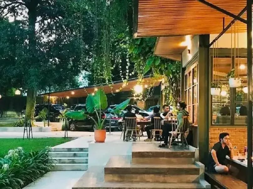 Suasana Lot 9 Bintaro. (Foto: Ifakta.co)