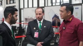 Dirjen Imigrasi, Silmy Karim saat memastikan pelaksanaan Makkah Route di Bandara Adi Soemarno. (Foto: Istimewa)