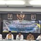 Tim Verifikasi Lapangan saat tinjau dan cek dalam penilaian lomba tingkat kota di Kelurahan Kembangan Selatan. (Foto: Ifakta.co)