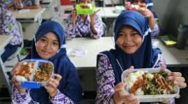 Ilustrasi: Presiden terpilih akan gandeng baznas untuk wujudkan program makan siang gratis (Poto: istimewa/ifakta.co)
