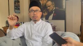 Lurah Kembangan Selatan, RM Pradana Putra kerap disapa Danang usai verifikasi lapangan dalam penilaian lomba kelurahan.  (Foto: ifakta.co)