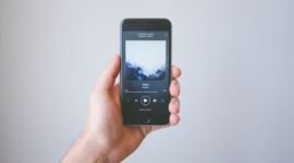 Ilustrasi halaman Now Playing di YouTube Music. (Foto: dok.Unsplash/Ist)