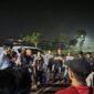 Calon Pekerja Migran Indonesia (PMI) yang mewakili ratusan orang menjadi korban dari ulah Widya Andescha, saat mengeluhkan nasibnya ke Kuasa Hukum, Suriantama Nasution, yang sampai saat ini belum diberangkatkan. (Foto: dok.Ifakta.co/Za)