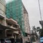 Sebuah bangunan enam lantai yang di segel mati Sudin Citata Jakbar, sehingga oknum wartawan tak kesampaian pegang pelanggaran dan menuding petugas terima upeti ratusan juta. (Foto: ifakta.co/Ist)