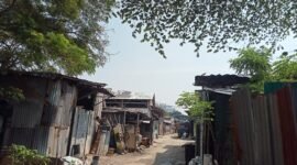 Sekitar 500 an bangunan di Kampung Tabaci RW 11 Jl. Utan Jati Kalideres, Jakarta Barat diduga menggunakan arus listrik secara ilegal (Poto:ifakta.co/amy)