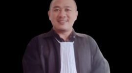 Inilah sosok Jaka Syahroni Ketua Perkumpulan Advokat Betawi (PADI) Tangsel yang klaim dugaan adanya temuan praktik jual beli bangku kosong saat PPDB berlangsung. (Foto: Istimewa)