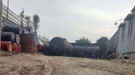 Lokasi penampungan limbah oli bekas di Merunda Jakarta Utara (Poto:ifakta.co)