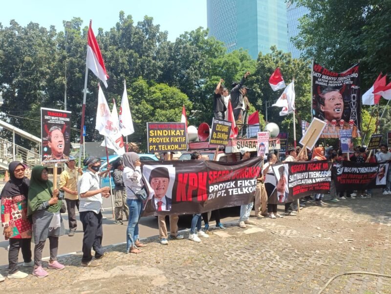 Front Pergerakan Nasional (FPN) Mendesak KPK Tangkap dan Penjarakan Sakti Wahyu Trenggono atas Dugaan Korupsi Proyek Fiktif (Foto: ifakta.co/Jo)