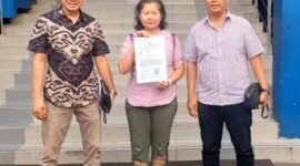 Bendahara II Herni Sulastri Agung ke SPKT Polda Metro Jaya melaporkan Plt P3SRS City Park Dji Sun Ong (Foto: ifakta.co/my)