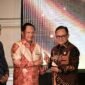 Pj. Wali Kota Bekasi Gani Muhammad mendapatkan dua pengahrgaan dari Mendagri (Foto: ifakta.co)