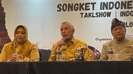 Dewan Pembina KADIIFA, Prof Mohammad Hatta didampingi Ketum Prof. Anna Mariana dan Ketua Dewan Rempah Kejayaan Indonesia (DRKI) Tjokorda Ngurah Agung Kusumayudha saat press conference, Sabtu (7/9). (Foto: Ifakta.co)