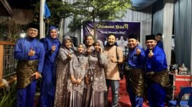 Kegiatan Walimatul Khitan di Kota Medan yang menampilkan performa grup musik Melayu Lebah Begatong. (Foto: Istimewa)
