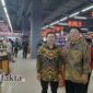 Direktur Utama Hapimart Indonesia, Mr. Wang Qi Fang di temani wakil Direktur Suryadi saat Grand Launching di Mall Taman Palem. (Foto: Liputan Ekslusif ifakta.co/Alx)