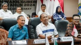 Walikota Jakarta Barat, Uus Kuswanto didampingi kejari Jakbar Hendri Antoro dan Dandim 0503/JB Kolonel Inf Eko Syah Putra Siregar saat monitoring maupun memantau proses pemungutan suara. (Foto: Istimewa)