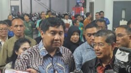Menteri PKP Maruarar Sirait didampingi Sekda Marullah Matali usai blusukan kawasan kumuh dan survei kondisi unit Rusunnawa KS Tubun. (Foto: Liputan Ekslusif.Dok .Ifakta.co/Za)