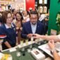 Menekraf Teuku Riefky Harsya bersama Wamenekraf Irene Umar mengunjungi salah satu booth pada saat pembukaan acara Jakarta X Beauty 2024 di Jakarta Convention Center, Jakarta, Kamis (5/12/2024).