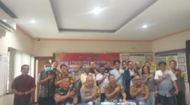 Kapolsek Bantar Gebang, Kompol Sukadi, SH, MM, memimpin Rapat Koordinasi (Rakor) Tiga Pilar bersama pengurus gereja se-Kecamatan Bantar Gebang dan Kecamatan Mustikajaya.