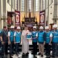 Direktur Distribusi PLN UID Jakarta Raya, Adi Priyanto saat mengunjungi Gereja Katedral untuk memastikan pasokan listrik perayaan Nataru terus menyala. (Foto: Istimewa)
