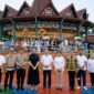 Menpar Widiyanti saat memantau suasana liburan Nataru di kawasan Taman Impian Jaya Ancol. (Foto: Istimewa)
