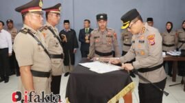 Kapolresta Tangerang Pimpin Serah Terima Jabatan Kabagops, Kabag SDM, Kasatpolair, Kapolsek Cisoka, Kapolsek Panongan, dan Kapolsek Mauk (foto: istimewa, ifakta.co/Alex) 