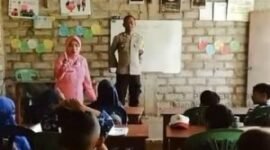 Bripka Syamsuddin menyumbangkan gajinya mendirikan sekolah gratis di Cuncalawar, Kecamatan Ruteng, Kabupaten Manggarai, NTT.