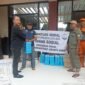 Suku Dinas (Sudin) Sosial Kota Administrasi Jakarta Barat memberikan 1500 bantuan makanan kepada warga yang rumahnya terdampak banjir. (Foto: Istimewa).