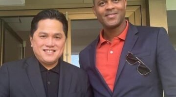 Pelatih Timnas Indonesia yang baru, Patrick Kluivert saat bersama Ketua PSSI Erick Thohir. (Foto: Istimewa)