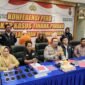 Polres Pelabuhan Tanjung Priok saat konferensi pers ungkap kasus TPPO bermodus menawarkan pekerjaan sebagai karyawan swasta. (Foto: Ifakta.co).