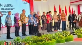 Penghargaan tersebut diserahkan langsung oleh Ketua PWI Pusat Hendry Ch Bangun yang diterima perwakilan Pemerintah Kabupaten Tangerang, yakni Plt. Kepala Dinas Komunikasi dan Informatika (Diskominfo) Prima Saras Puspa.(foto:ifakta.co/Lx)