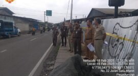 Langkah tegas Kasatpol PP Jakarta Barat Bersama Kepala Seksi Citata Kecamatan Kalideres telah melakukan tindakan tergas terhadap bangunan Mie Gacoan perlu diapresiasi.(foto:istimewa) 
