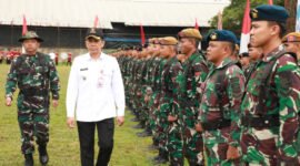 Penjabat (Pj) Bupati Tangerang, Andi Ony, bertindak sebagai Inspektur upacara pembukaan TNI Manunggal Membangun Desa (TMMD) ke-123 Kodim 0510 Tigaraksa di Desa Bantar Panjang, Kecamatan Tigaraksa,(foto:istimewa/Lx)