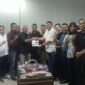 Ketua LKBPH PWI Pusat HMU Kurniadi, disaksikan Ketua PWI Banten Mashudi dan dihadiri sejumlah advokat baik dari LKBPH Pusat maupun Banten, mengukuhkan Razid Chaniago sebagai Ketua LKBPH PWI Banten. (foto:istimewa)