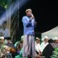 Camat Mekar Baru dalam sambutannya mengucapkan terima kasih kepada seluruh jajaran panitia dan masyarakat yang sudah hadir dalam peringatan Isra Mi'raj Nabi Muhammad SAW sekaligus sebagai penutupan pengajian bulanan bersama MUI Kecamatan Mekar Baru, 