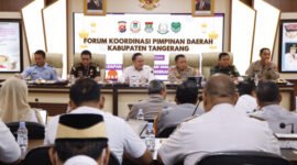 Pemerintah Kabupaten Tangerang melalui Badan Kesatuan Bangsa dan Politik (Bakesbangpol) menggelar rapat Forum Komunikasi Pimpinan Daerah (Forkopimda) di Ruang Rapat Wareng Gedung Sekretariat Daerah Kabupaten Tangerang,(foto:istimewa)