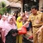 Bupati menyempatkan diri untuk berdialog langsung dengan warga penerima manfaat dan mendapatkan respons positif. Warga menyampaikan terima kasih kepada Pemda Kabupaten Tangerang atas program ini, yang sangat membantu mereka dalam menghadapi kebutuhan di bulan suci Ramadan.(foto:istimewa)