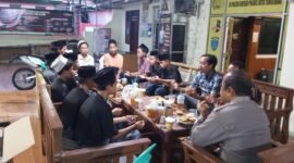 AKP A. Suryadi mengatakan wujud Cintanya kepada para Santri ini sangat penting untuk dilakukan dengan tujuan untuk mempererat Tali Silaturahmi antara Polri dengan para Santri di Wilayah Hukum Polsek Kresek Polresta Tangerang.(foto:istimewa)