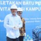 Bupati Tangerang Moch Maesyal Rasyid meletakkan batu pertama pembangunan permukiman nelayan di Kampung Tanjung Kait, Desa Tanjung Anom, Kecamatan Mauk, (foto:istimewa/Lx)