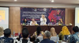 Kepala Diskum Kabupaten Tangerang Anna Ratna Maemunah menjelaskan saat ini koperasi dihadapkan pada berbagai tantangan, baik dalam aspek pengelolaan, daya saing maupun adaptasi terhadap perkembangan teknologi. Karena itu, dibutuhkan modernisasi koperasi.(foto:istimewa/Lx)