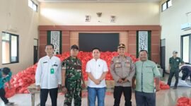 Faisal Yusuf MS. SE Kasi Pemberdayaan Masyarakat menegaskan bahwa pihaknya menyediakam sebanyak 5.900 paket pada Gerakan Pasar Murah, dengan pembagian masing masing sebanyak 550 per desa, tediri dari 9 desa yang ada di wilayah Kecamatan Gunung Kaler (foto:ifakta.co/Lx)