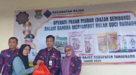 Oman menegaskan, GPM merupakan program kerja 100 hari Bupati dan Wakil Bupati Tangerang untuk mengendalikan inflasi dan membantu masyarakat dalam memenuhi kebutuhan pokok dengan harga yang lebih terjangkau kepada masyarakat.(foto:istimewa/Lx)