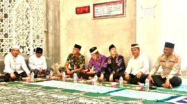 Kapolsek kresek bersama Forkopimcam Kecamatan kresek melaksanakan kegiatan buka puasa dalam rangka mempererat sinergitas tiga pilar kecamatan kresek bersama ulama dan masyarakat Desa Koper (foto:istimewa)