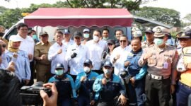 Bersama Kementerian Lingkungan Hidup Dr. Hanif Faisol Nurofiq,
Kementerian Perhubungan (Kemenhub), Anggota DPR RI Nurwayah,S.Pd , Korlantas Polri, Dinas Perhubungan dan Dinas Lingkungan Hidup DKI Jakarta.
