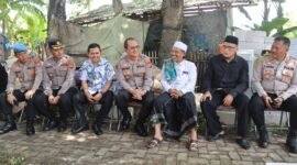 KH. Abdul Muid menyambut baik inisiatif dari Kapolresta Tangerang dan menekankan pentingnya peran tokoh agama dalam mendukung upaya kepolisian. 